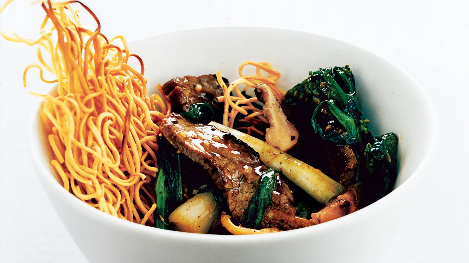 Chow Mein: Stir-Frying Noodles the Chinese Way 🍜🔥